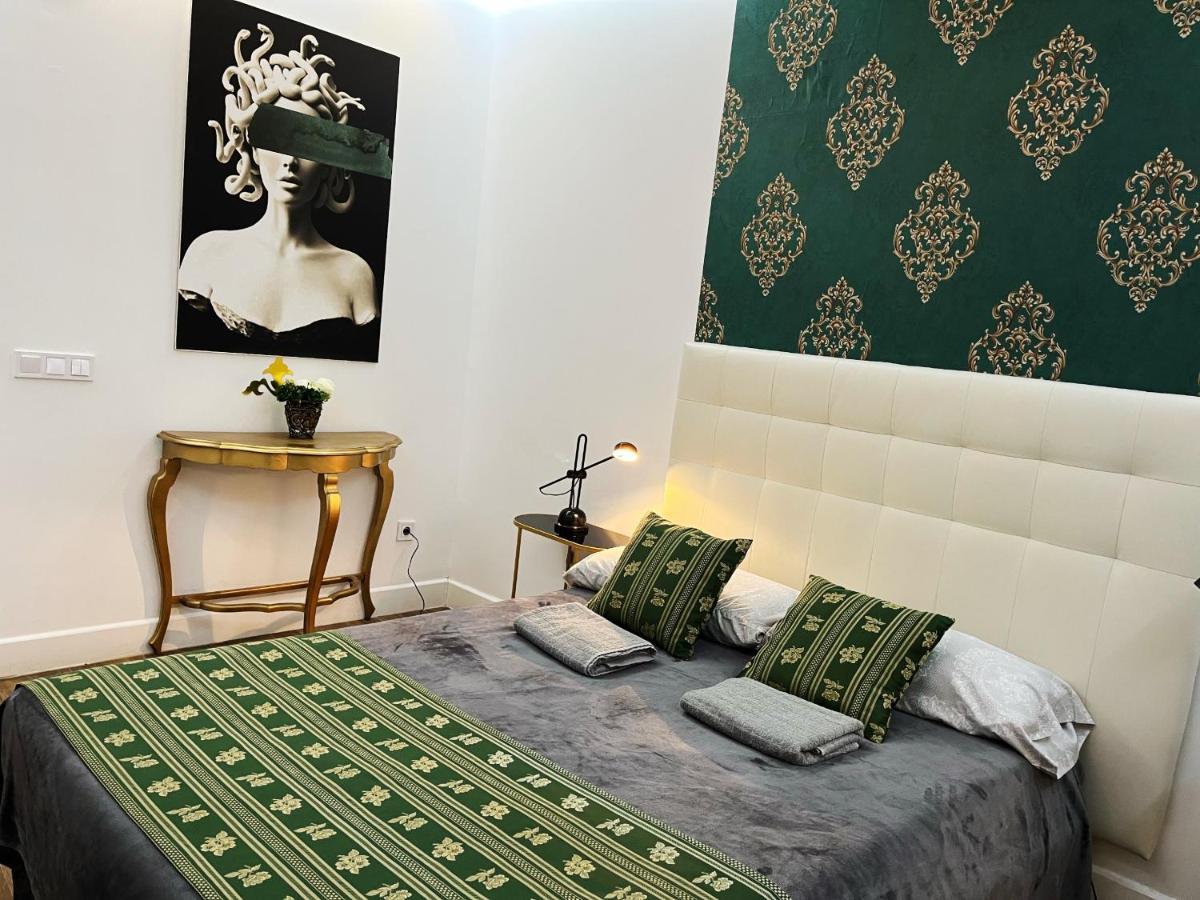 Best Place Juan Plaza Mayor Madrid Exterior photo